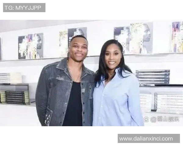 足球十大球星背后的女人们揭秘 揭示他们的爱情与支持